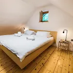Silent Orchard Počitniška hiša Naklo