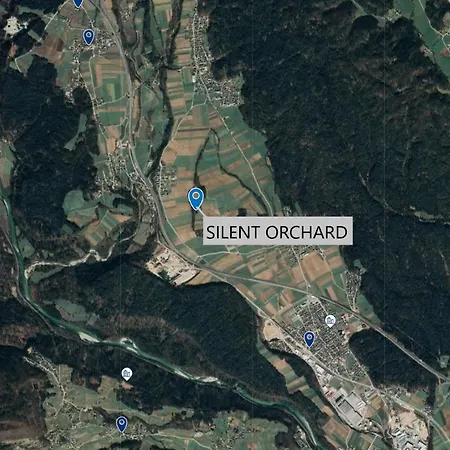 Silent Orchard Сasa de vacaciones Naklo