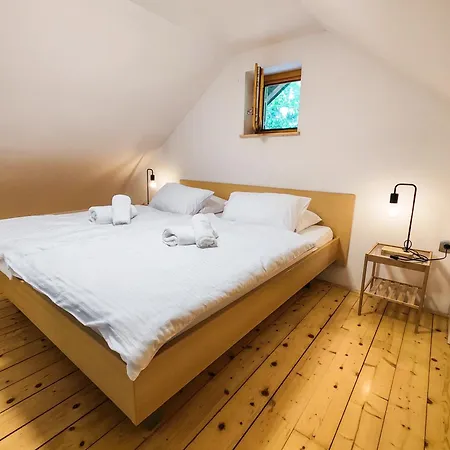 Silent Orchard Semesterbostad Naklo