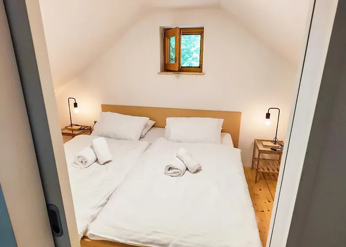 Silent Orchard Naklo